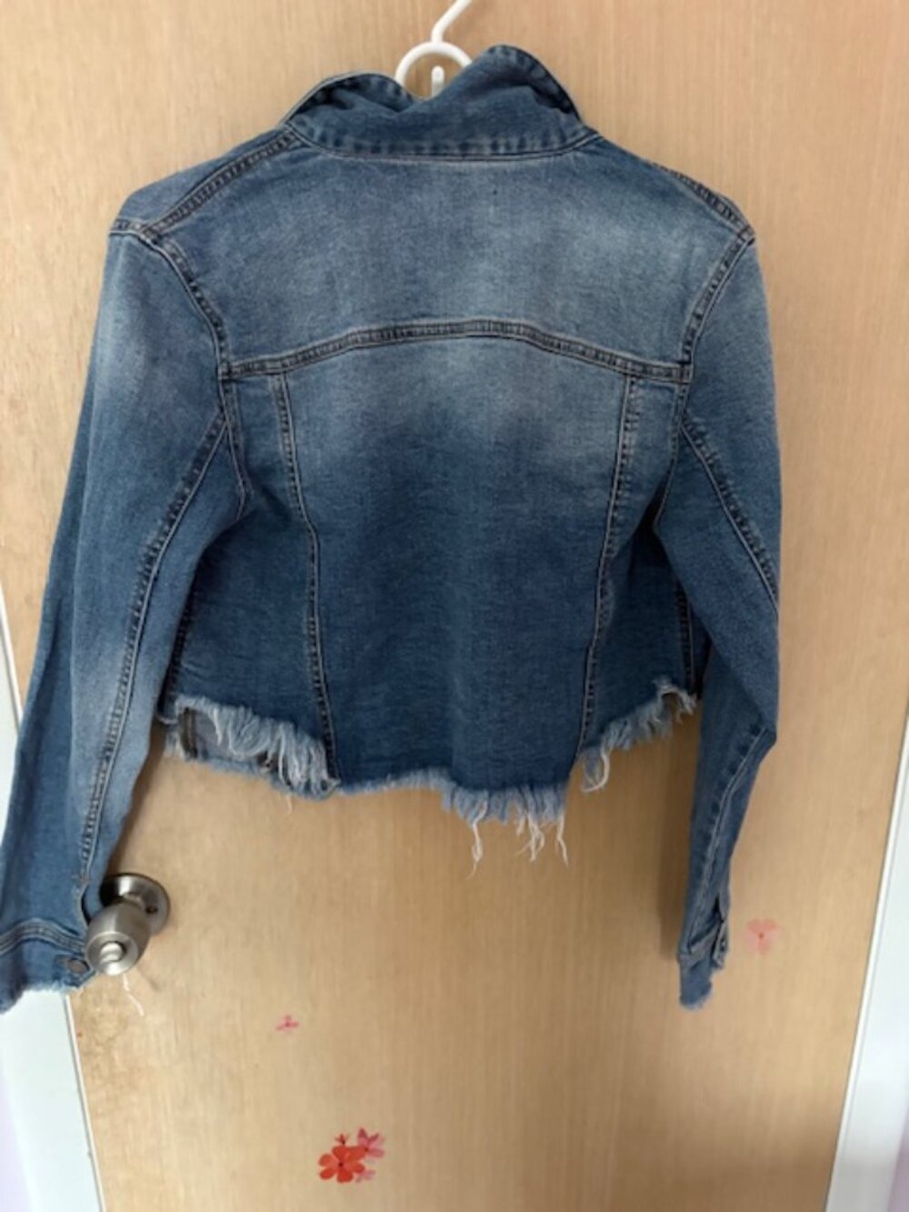 Fun denim jacket - Picture 2 of 3